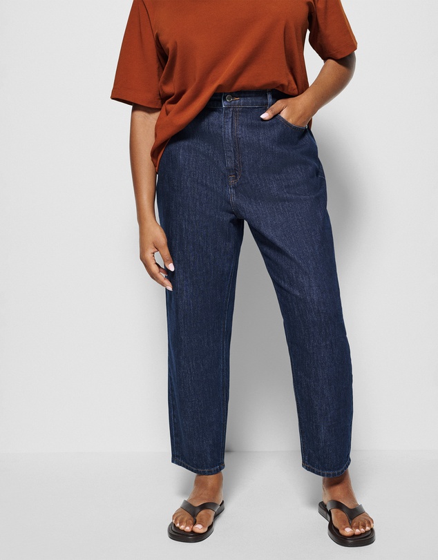 Commonry - The High Rise Crop Girlfriend Jean
