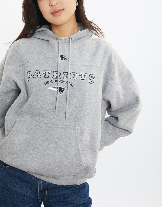 Vintage by The Real Deal - Pre Loved - Vintage NFL New England Patriots Hooded Sweatshirt