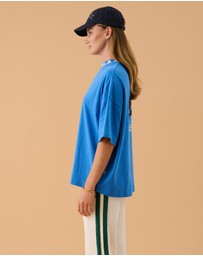Araminta James - A James Tee