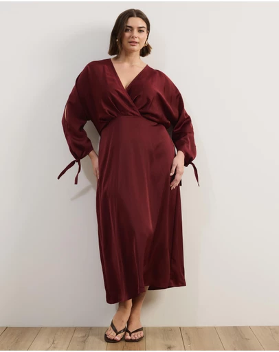 Atmos&Here Curvy - June Satin Split Sleeve Midi Dress