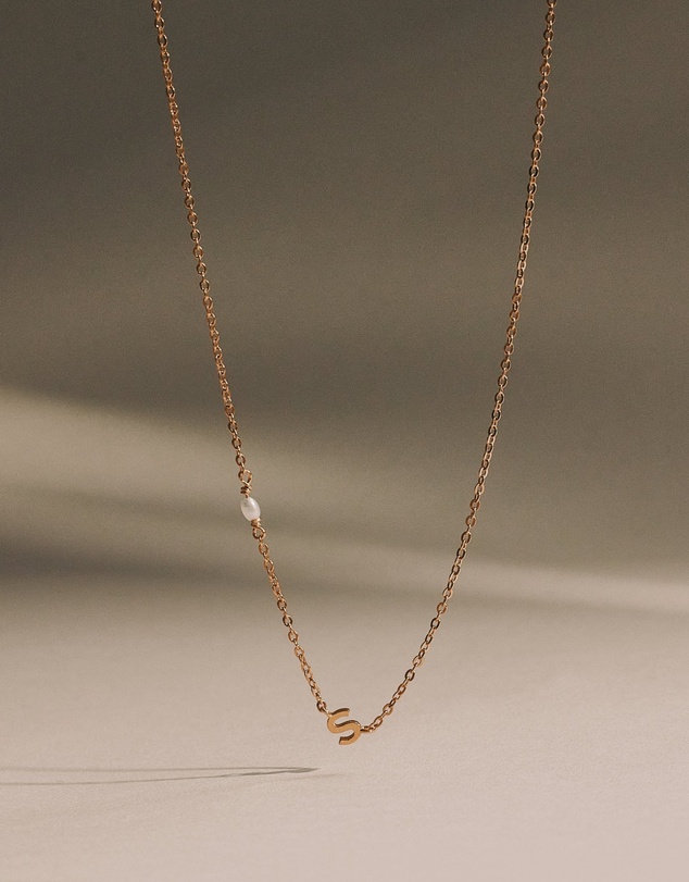 SAINT VALENTINE - Pearl Letter Necklace - Gold