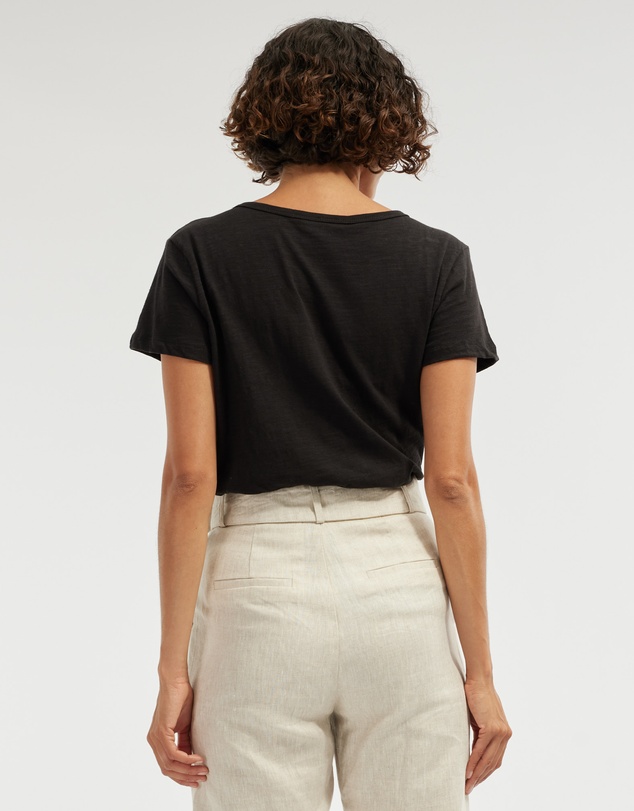 Amelius - Fallon Rounded Hem Tee