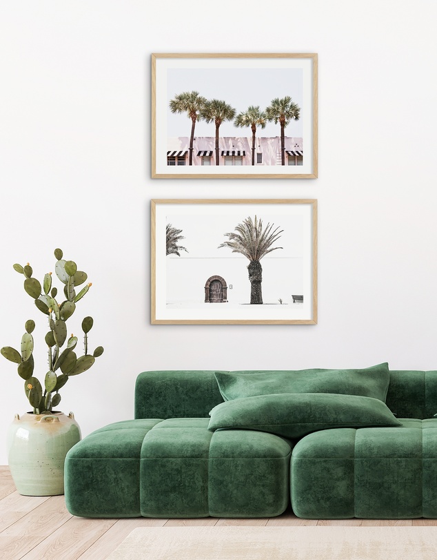 Olive et Oriel - The Spanish Hotel Art Print