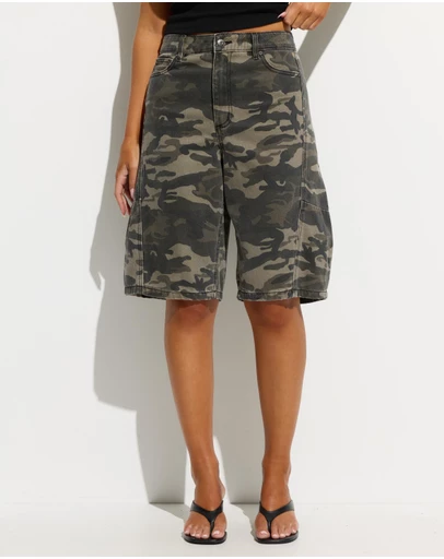 Dazie - Austin Mid Rise Camo Barrel Jorts