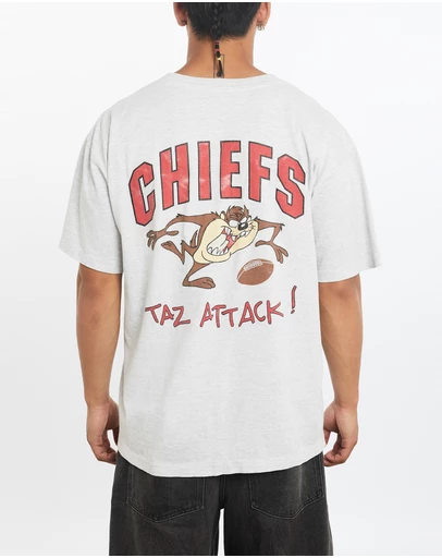 Vintage by The Real Deal - Pre Loved - Vintage 90s NFL Kansas City Chiefs Taz Devil Looney Tunes Cartoon Tee
