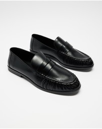 Assembly Label - Avenue Leather Loafers