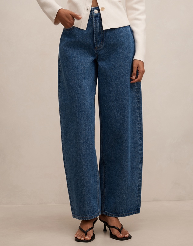 Forever New Petite - Emma Petite Mid Rise Barrel Jeans