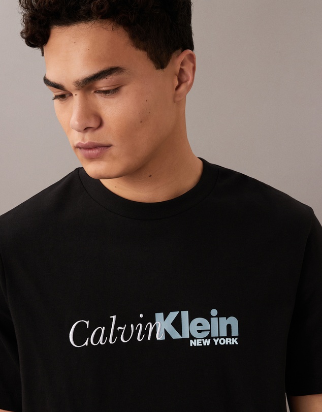 Calvin Klein - Graphic Logo T-Shirt
