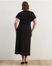 Atmos&Here Curvy - Freya V-Neck Ponte Midi Dress