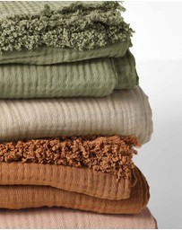 Aura Home - Crinkle Throw
