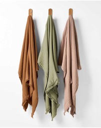 Aura Home - Crinkle Throw
