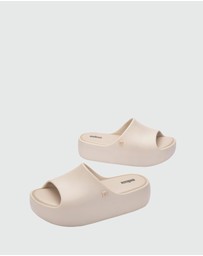 Melissa - Melissa Free Platform Slide