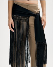 Minima Esenciales - Sola Fringed Scarf Belt
