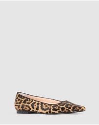 Edward Meller - ELVY Chiselled Flat Pump