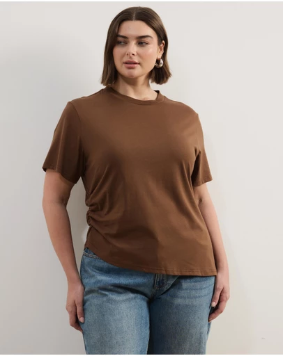 Atmos&Here Curvy - Emi Asymmetric Hem T-Shirt