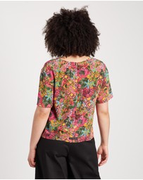 The Social Outfit - Silk Tee - Fairfield Bloom