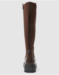 Ravella - Hunter