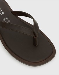 Betts - Crush Leather Thong Sandals