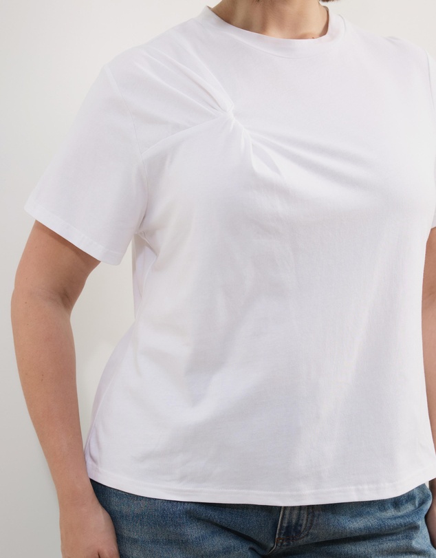 Atmos&Here Curvy - Lorrie Twist Shoulder T-Shirt