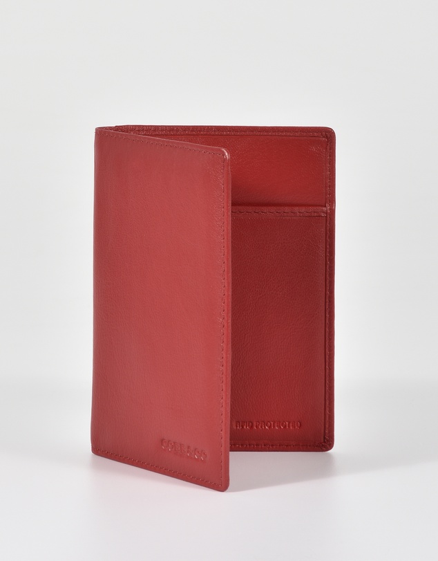 Cobb & Co - Lyon Leather RFID Passport Card Holder