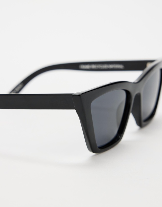Reality Eyewear - Van Saint