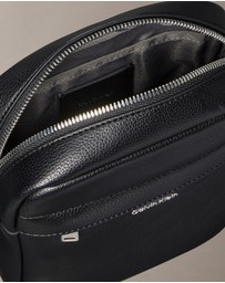 Calvin Klein - Logo HW Micro Pebble Reporter Bag