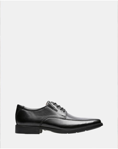 Clarks - Tilden Walk Black