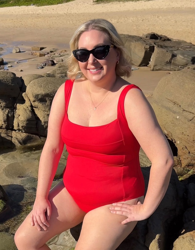 UNE PIECE - Classic Square Neck One Piece Swimsuit