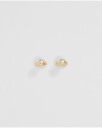 Country Road - Pearl Stud Earring
