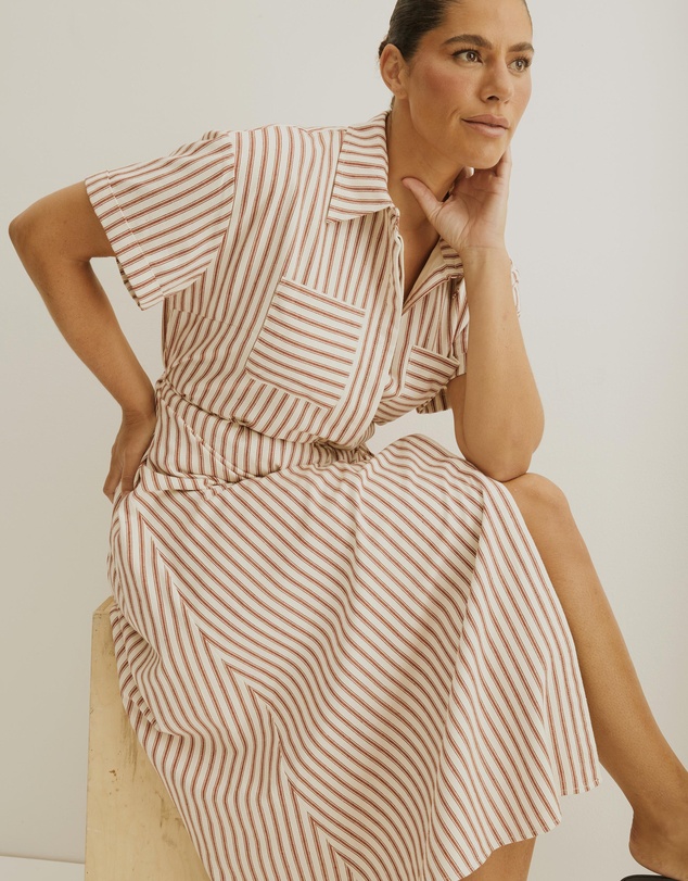 Atmos&Here Curvy - Amy Tie Back Maxi Shirt Dress