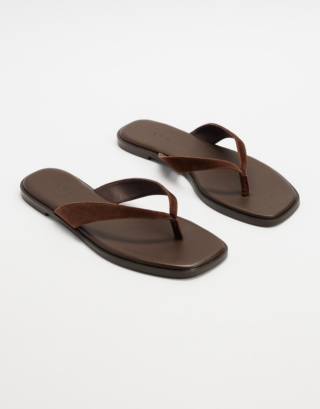 AERE - Flat Suede Thongs