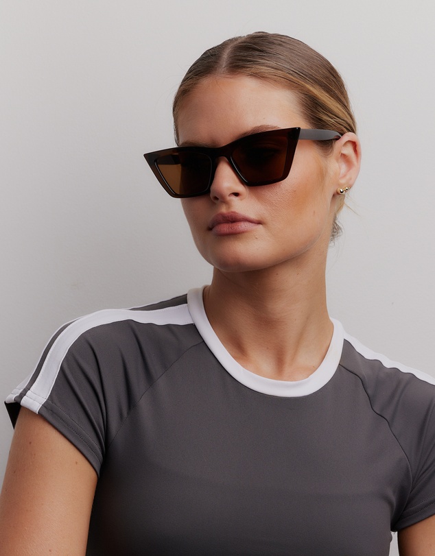 Reality Eyewear - Van Saint