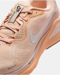 Nike - Structure 26 - Women's