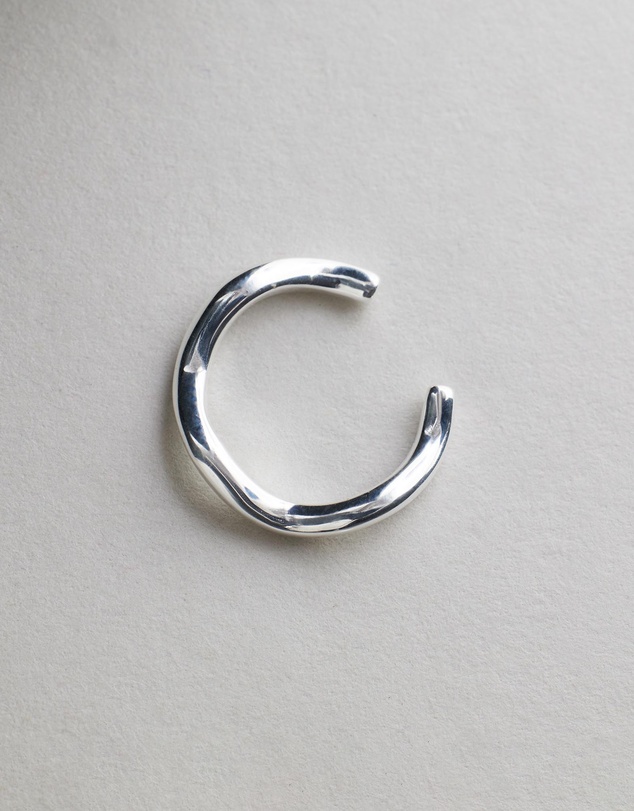 SAINT VALENTINE - Vera Wave Ear Cuff - Silver