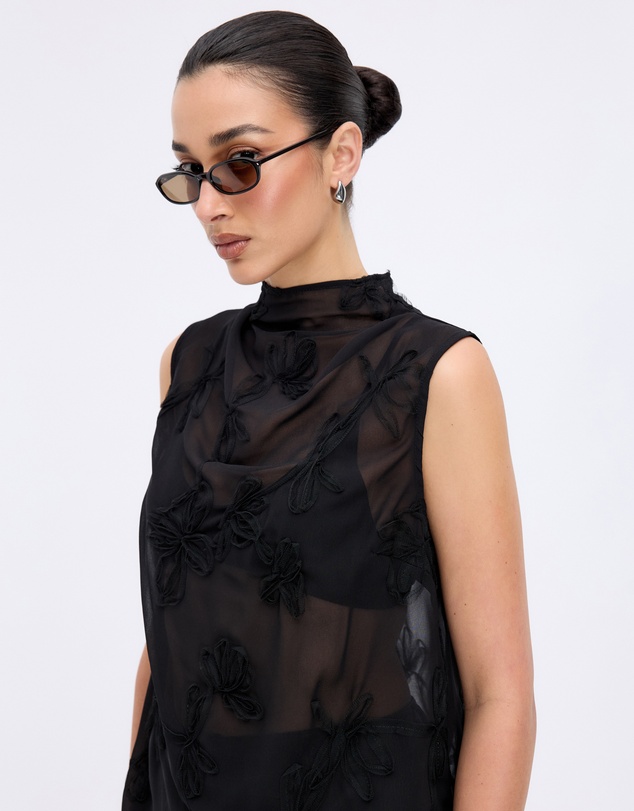 Minima Esenciales - Maelle Floral Applique Top