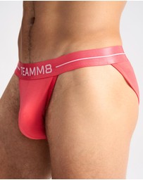 TEAMM8 - Icon Sport Brief