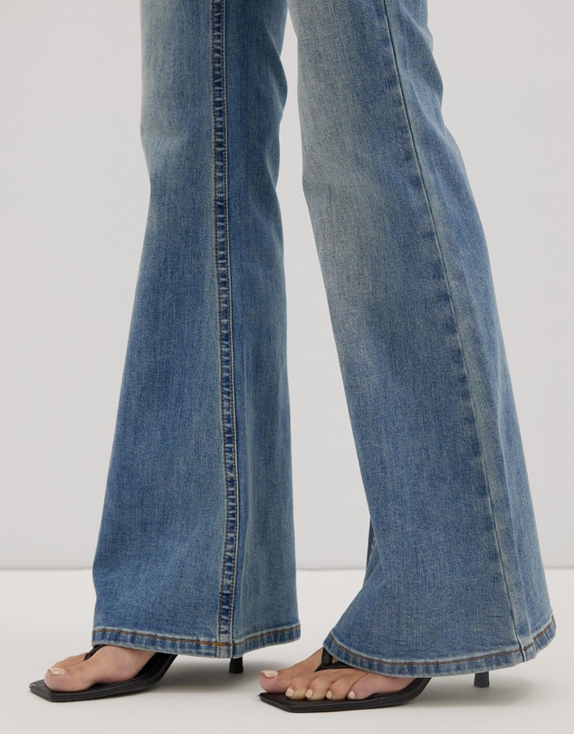 Dazie - Rise Up Mid Rise Stretch Bootcut Jeans