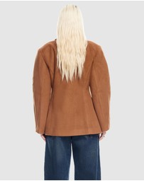 Lioness - Heart Shaped Coat - ICONIC EXCLUSIVE