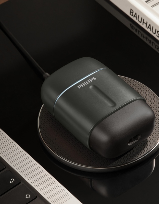 Philips - Philips Series 700 On the Go Electric Shaver, Charcoal Charcoal