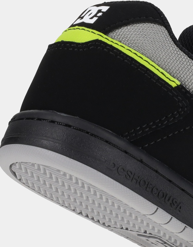 DC Shoes - Boys 8 to 16 Stag Youth Sneakers