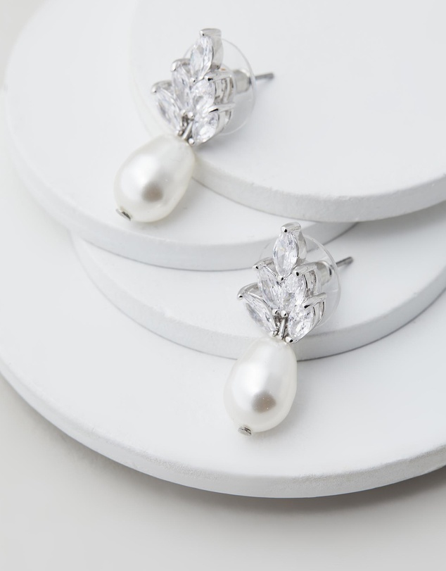 Stephanie Browne - Bocheron Drop Pearl Earrings