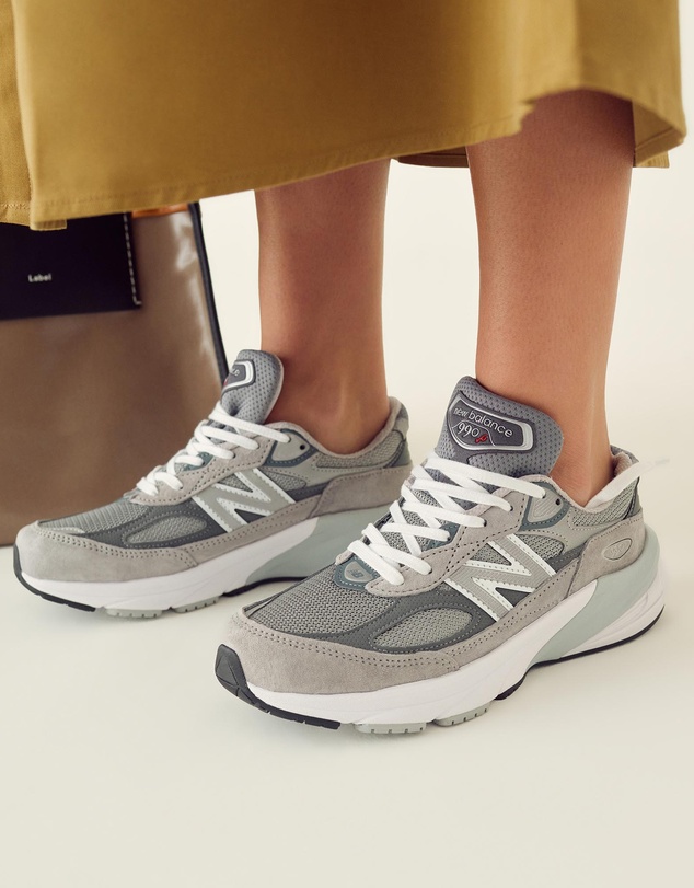 New Balance - Made in USA 990 V6 - Women's