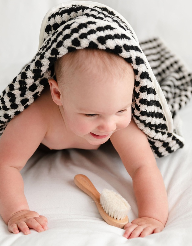 Miss April - Pompom Hooded Baby Towel