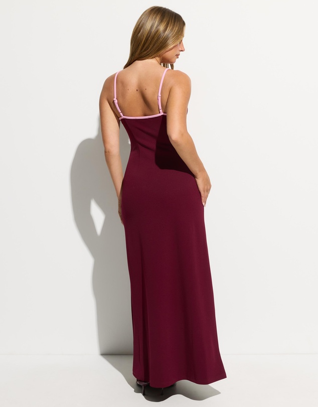 Dazie - Julietta Plunge Keyhole Contrast Crepe Maxi Dress