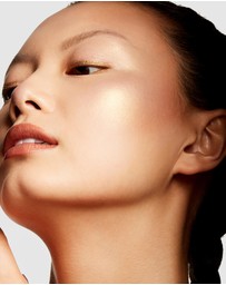 MAC - Extra Dimension Skinfinish