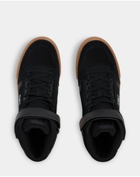 DC Shoes - Boys 4 to 16 Pure High-Top EV Shoes