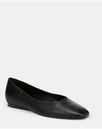 Naturalizer - Chelsea Ballet Flat - Black Leather