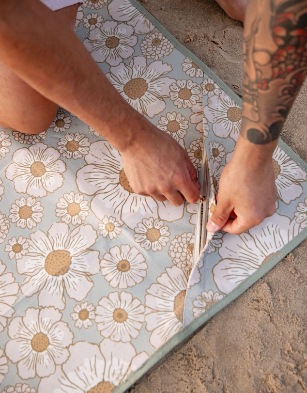 Sky Gazer - The Anywhere Mat- Casuarina