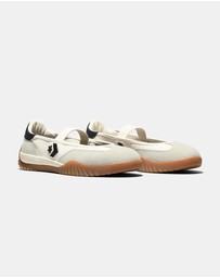 Converse - Run Star Trainer Ballet Flats - Unisex