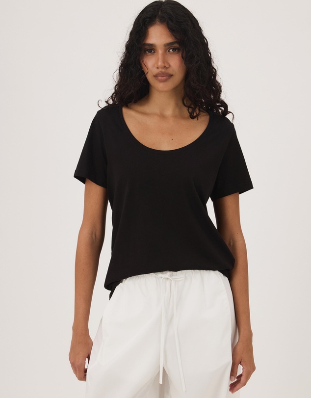 Atmos&Here - Organic Cotton Scoop Neck Tee